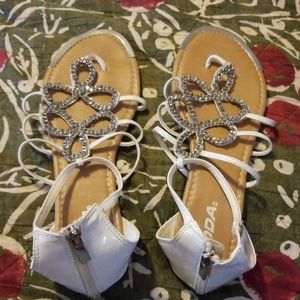 SODA Sandals